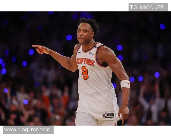 锡安上半场表现抢眼15分钟内贡献8分9板3助3断2帽展现实力