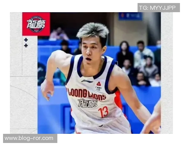 郭艾伦因重伤提前退场15分钟内仅得7分2助令人担忧